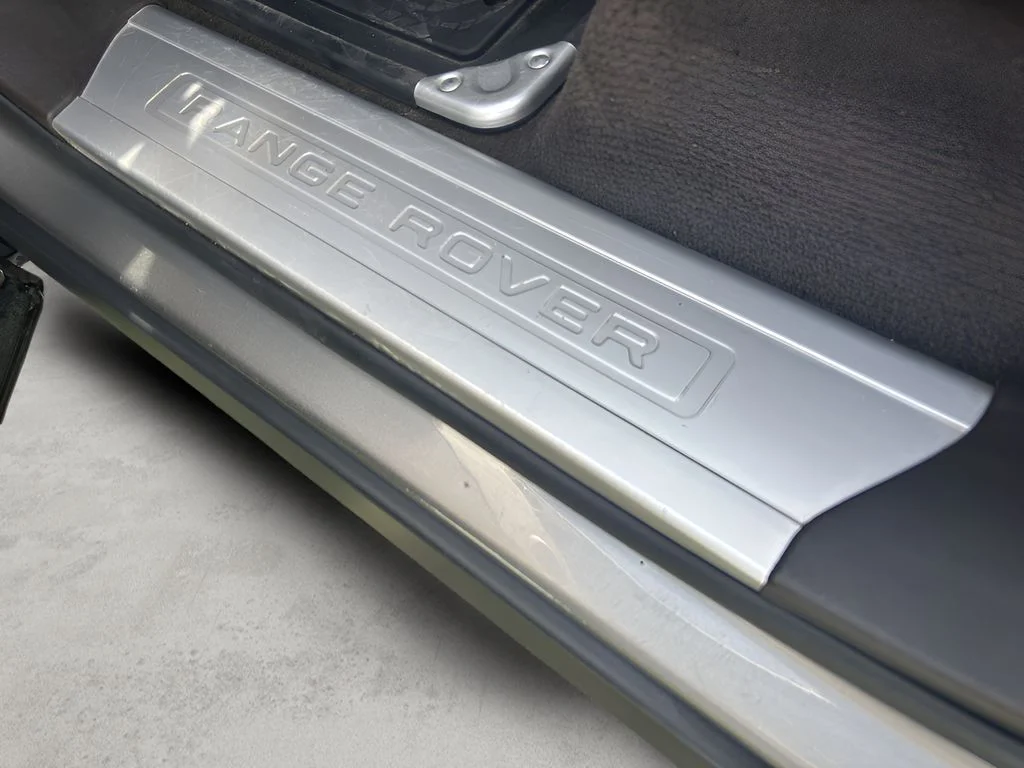 Used 2017 Silicon Silver Metallic Land Rover Autobiography image 35
