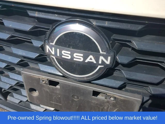 Used 2024 White Nissan 2.5 SR image 9
