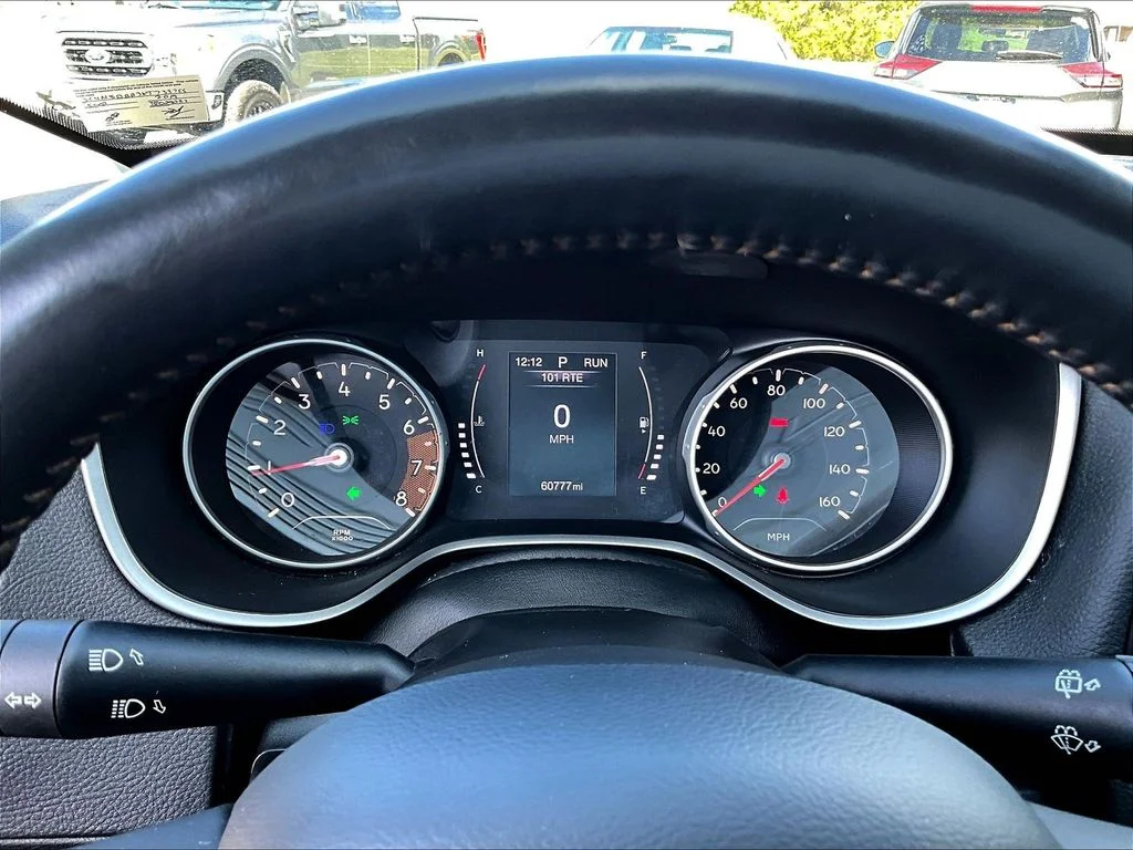 Used 2019 Crystal Metallic Jeep Latitude image 13