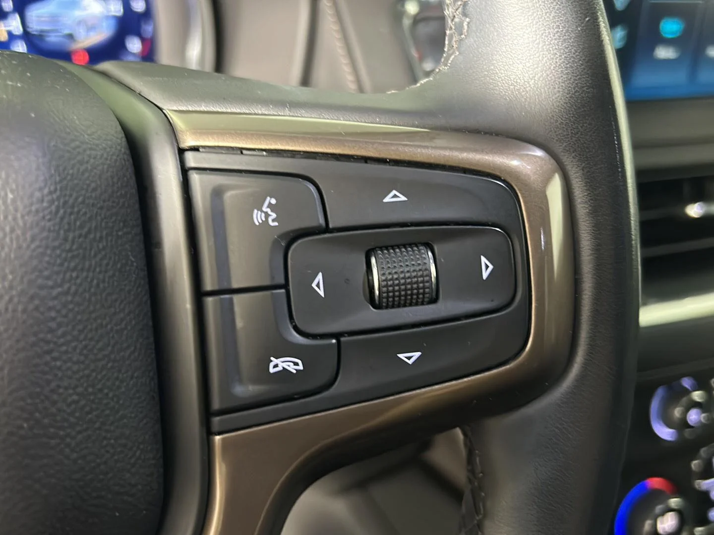 Used 2023 Dark Ash Metallic Chevrolet High Country image 30
