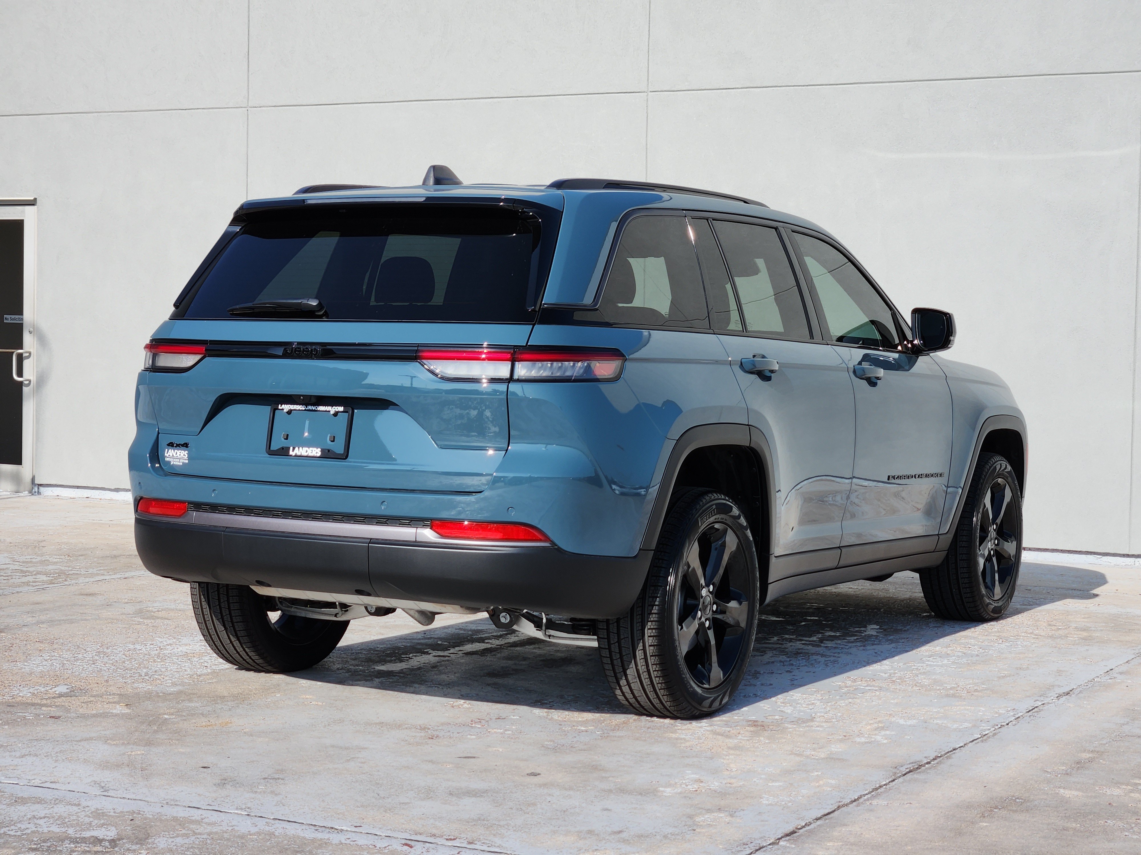 New 2026 Steel Blue Exterior Paint Jeep Limited image 4