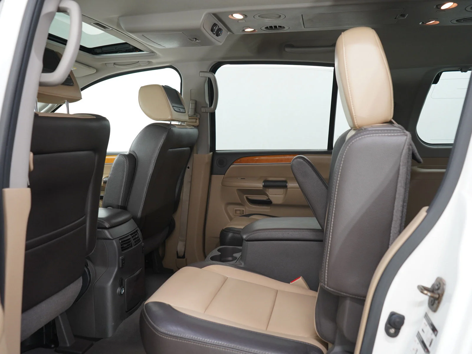Used 2014 Pearl White Nissan Platinum image 16