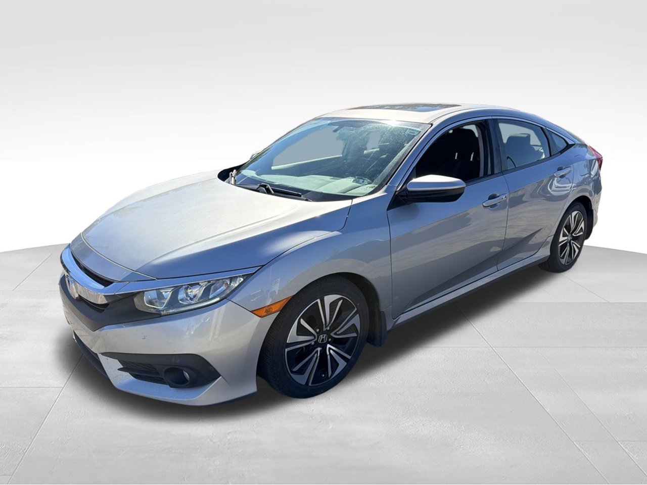 Used 2018 Silver Honda EX-T image 1