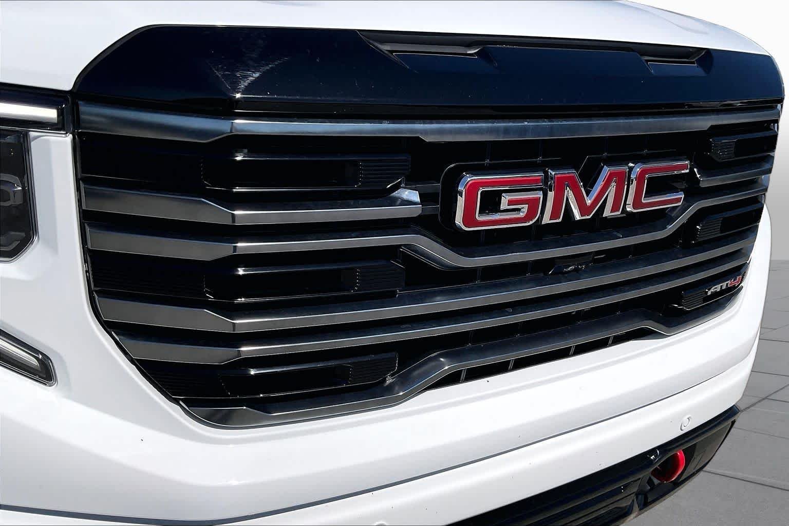 Used 2026 Summit White GMC AT4 image 29
