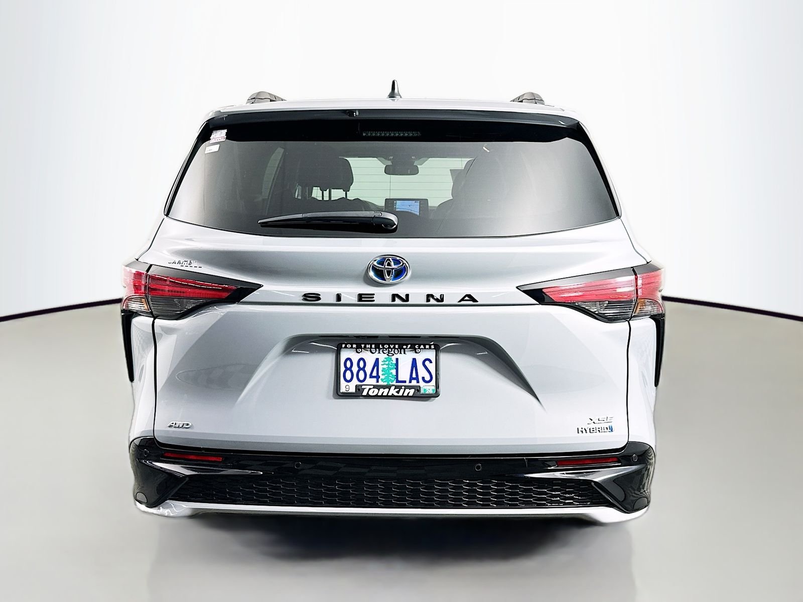 Used 2023 Cement Toyota XSE image 6