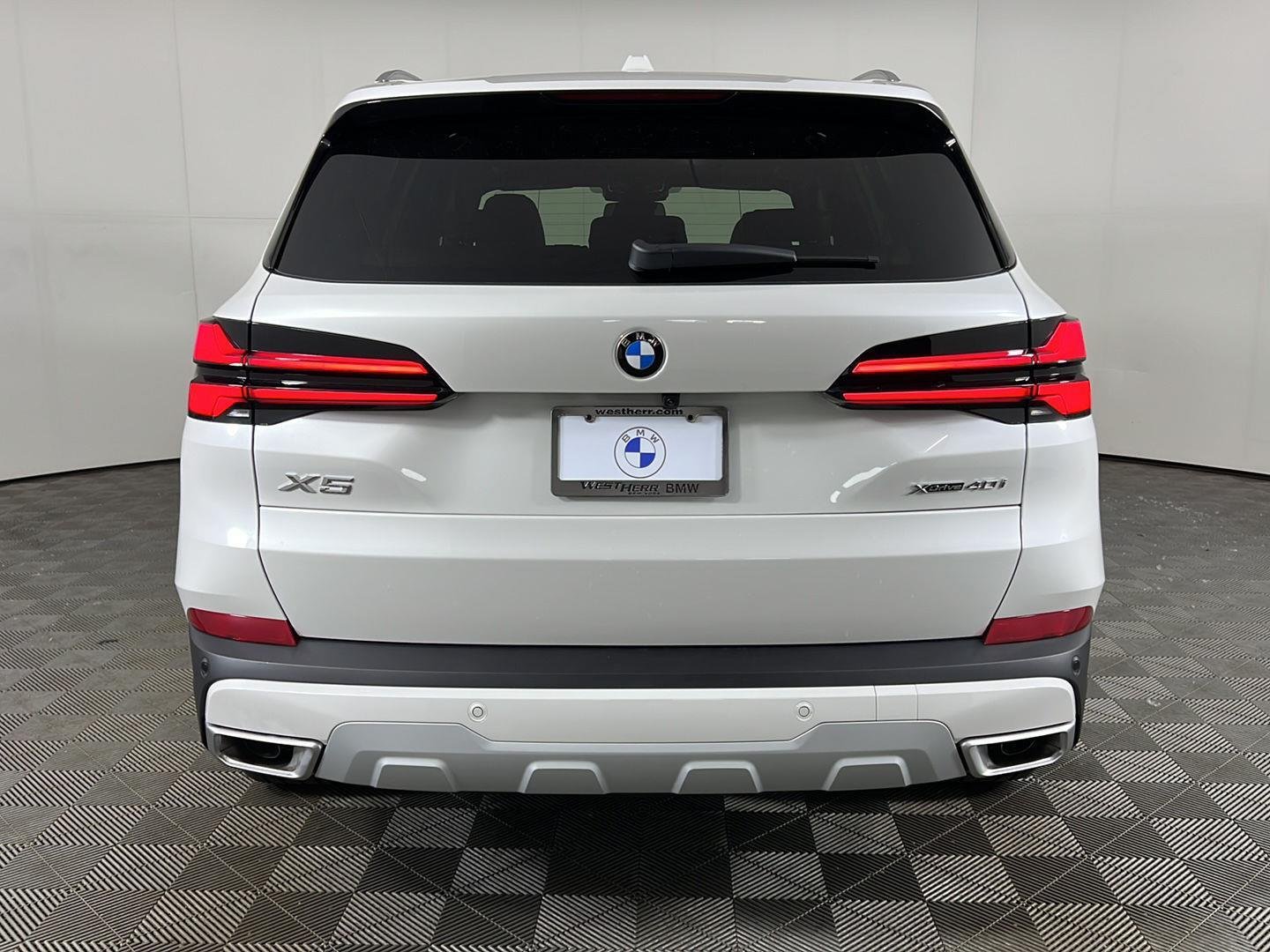 New 2026 Mineral White Metallic BMW xDrive40i image 16