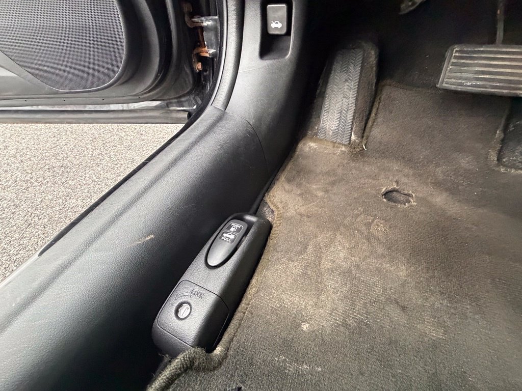 Used 2015 Black Honda LX image 17