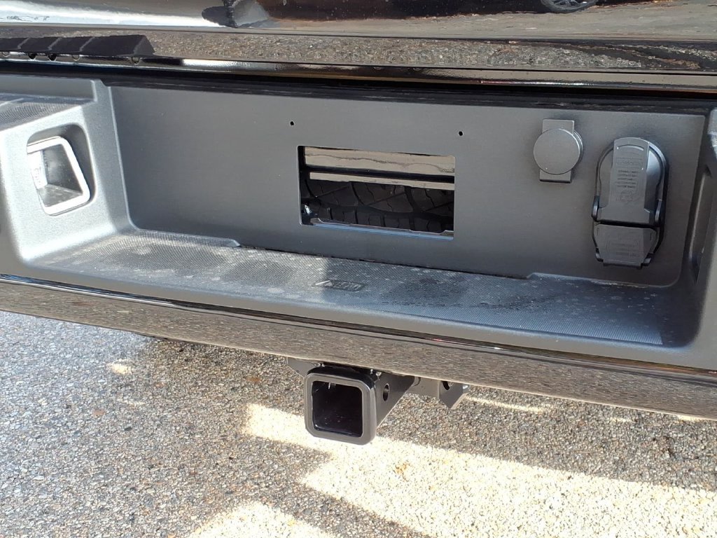 New 2026 Agate Black Metallic Ford XLT image 7