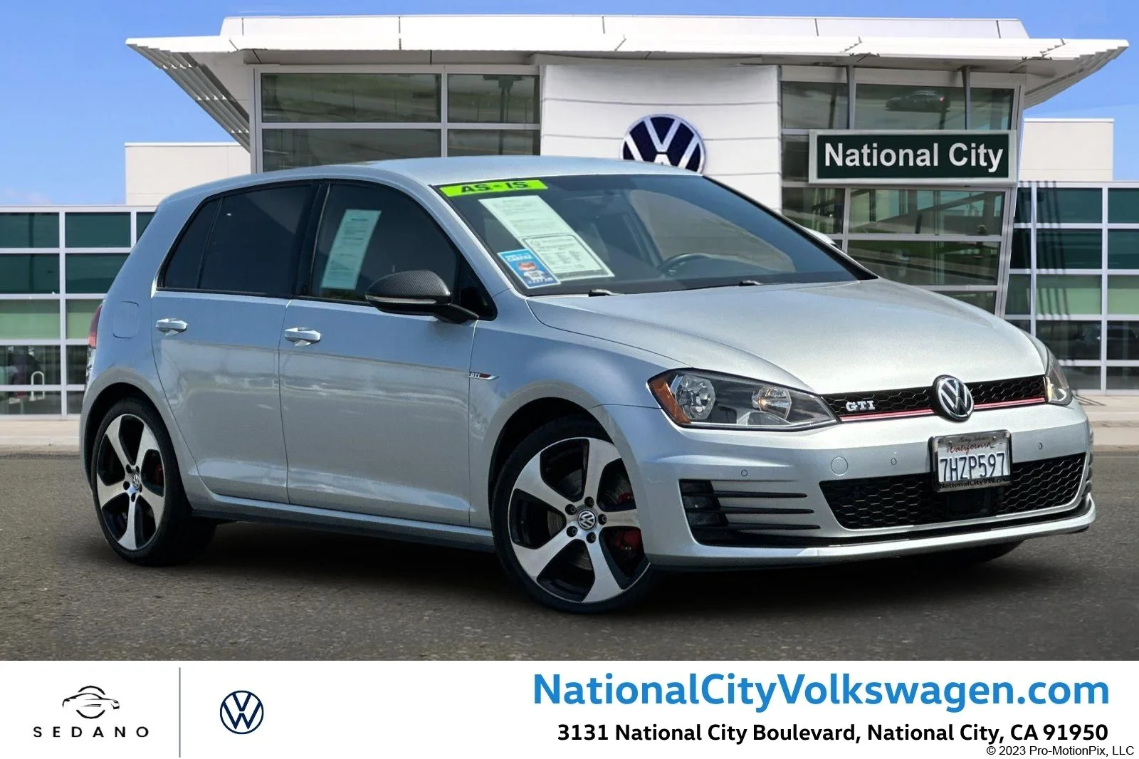 2015 Volkswagen Golf GTI 2.0T S 4-door DSG PZEV's photo