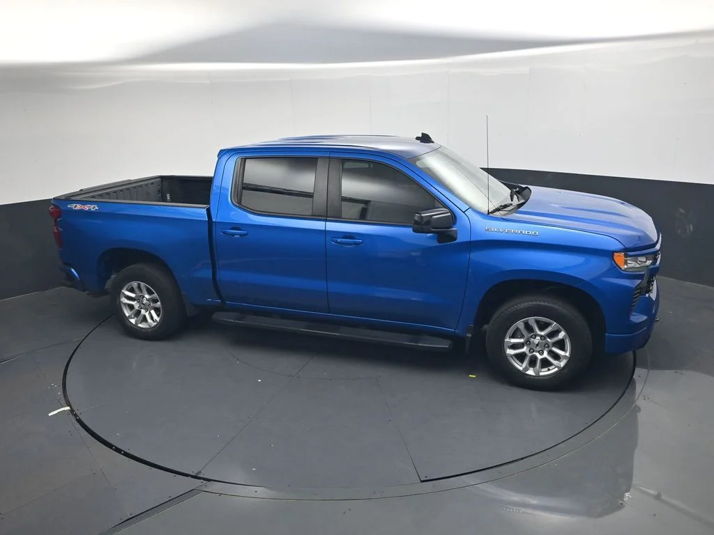 Used 2022 Blue Chevrolet RST image 27