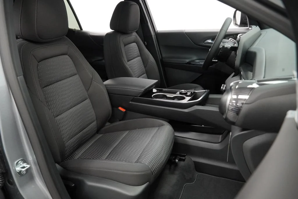 2027 Chevrolet Equinox LT - Photo 28