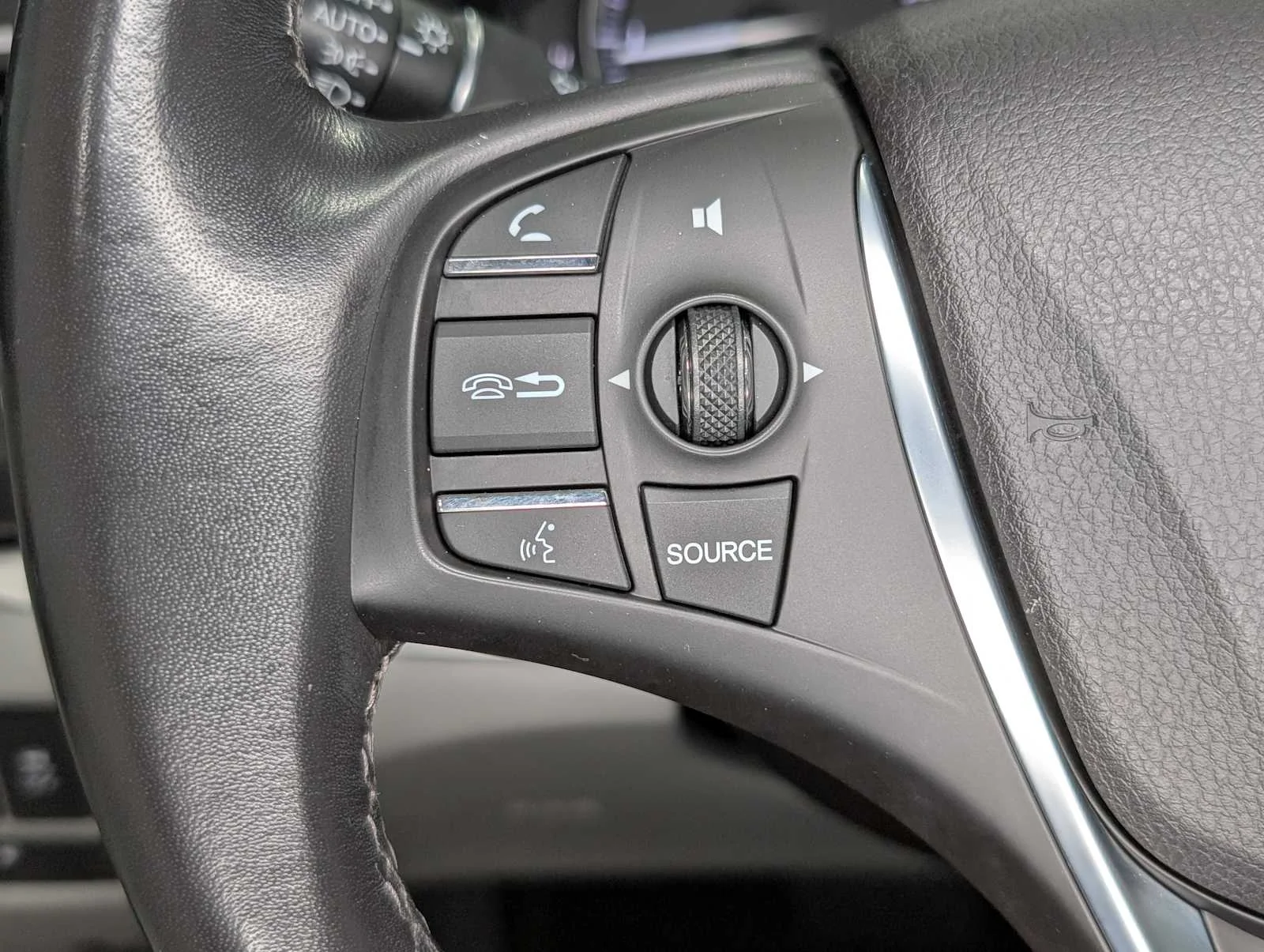 Used 2015 Fathom Blue Pearl Acura V6 Tech image 35
