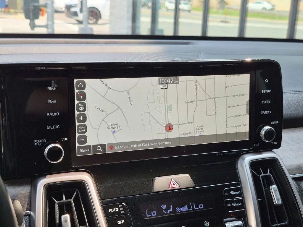 Used 2023 Black Kia X-Line S image 18