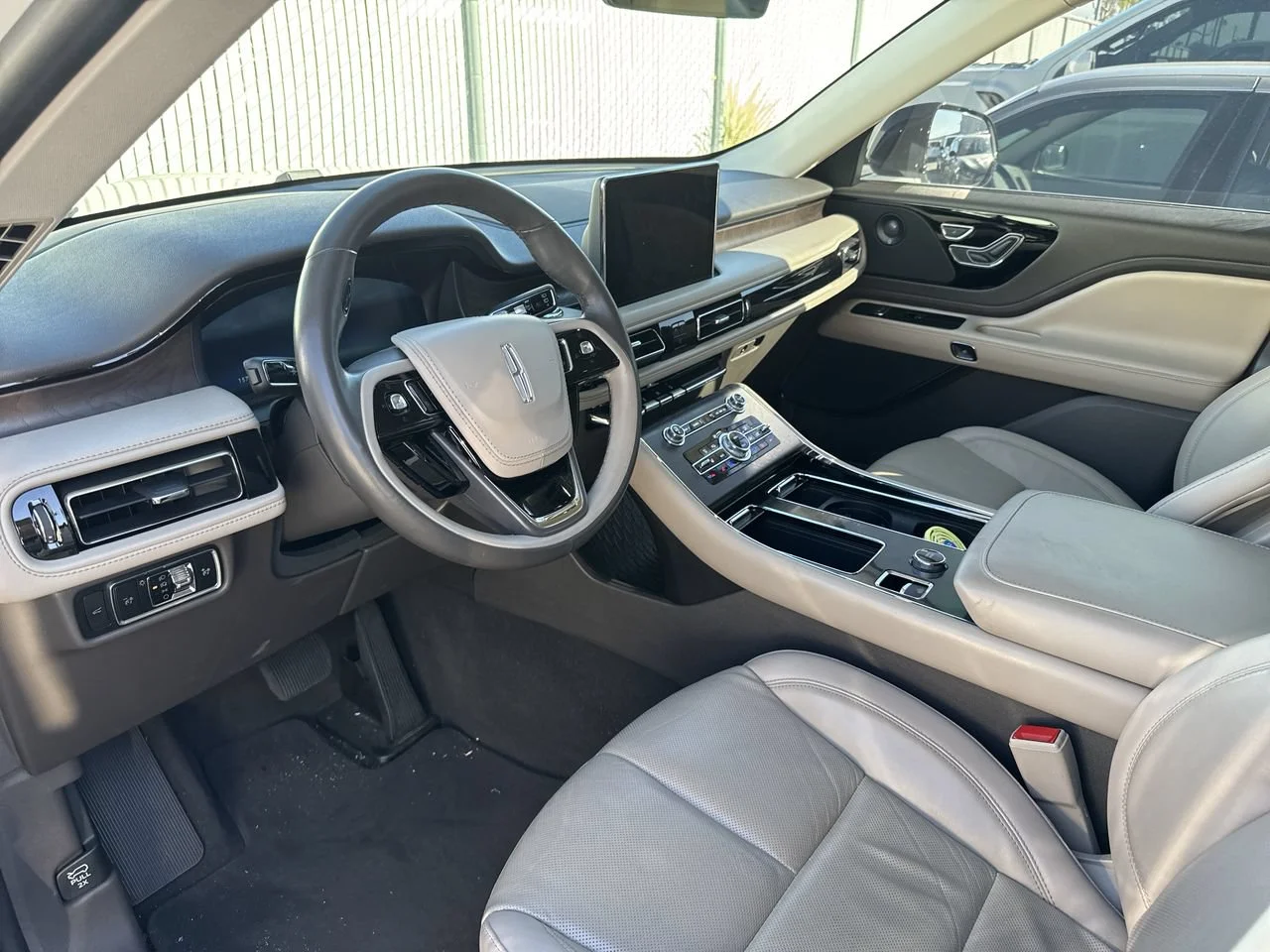 Used 2024 PRISTINE WHITE ME Lincoln Reserve image 6