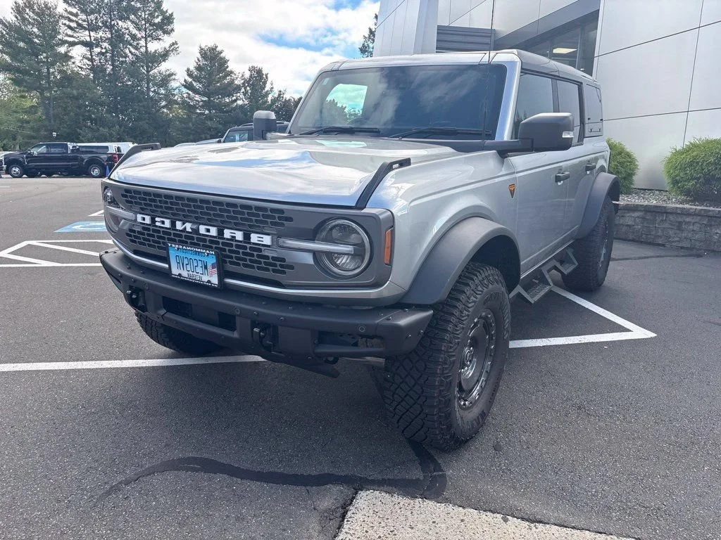 Used 2024 Silver Metallic Ford Badlands image 3