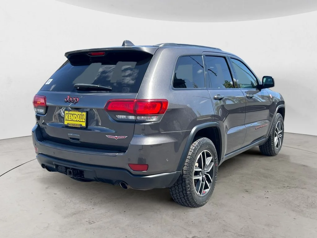 Used 2021 Gray Jeep Trailhawk image 7