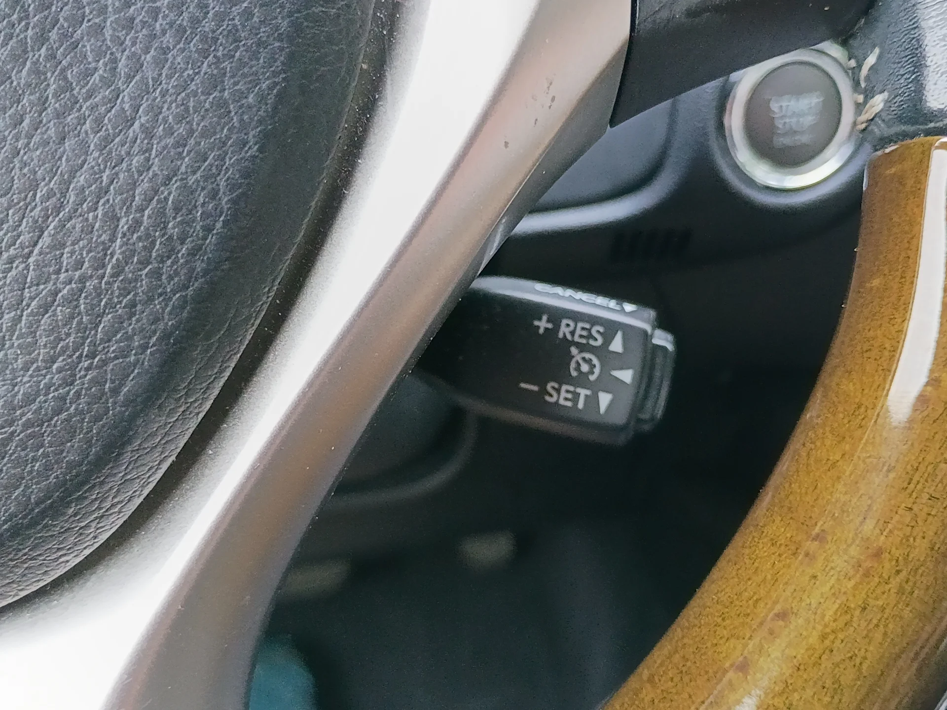 Used 2014 Silver Lining Metallic Lexus Base image 23
