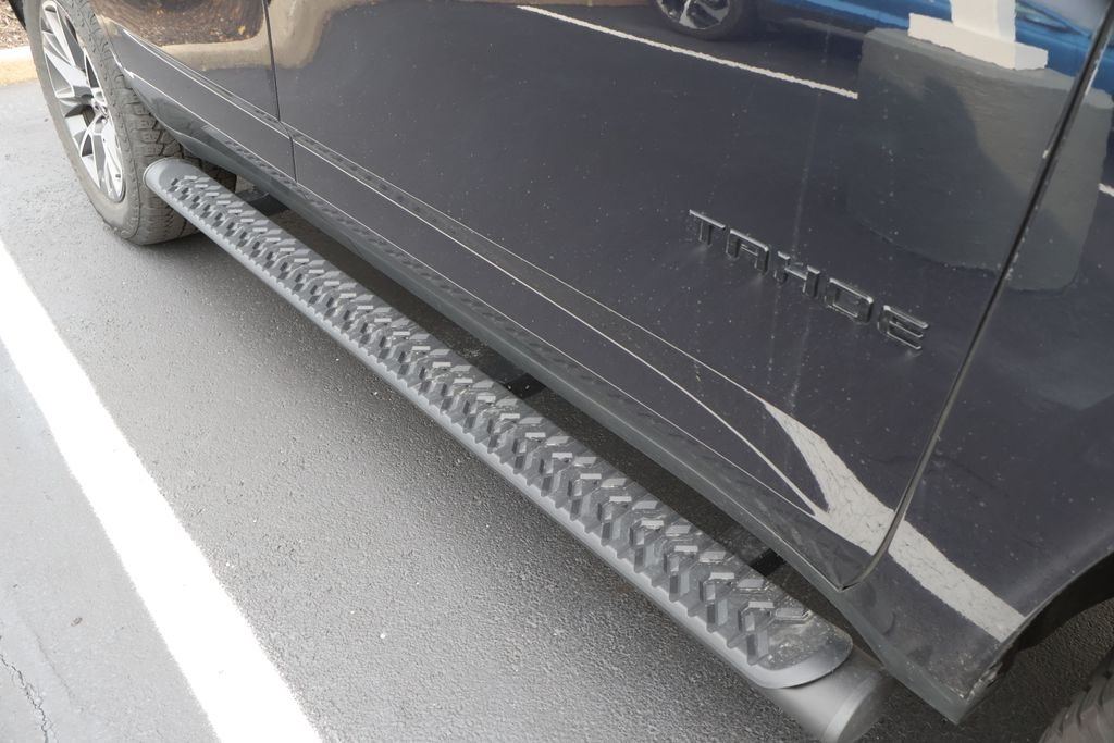 Used 2022 Blue Chevrolet Z71 image 10