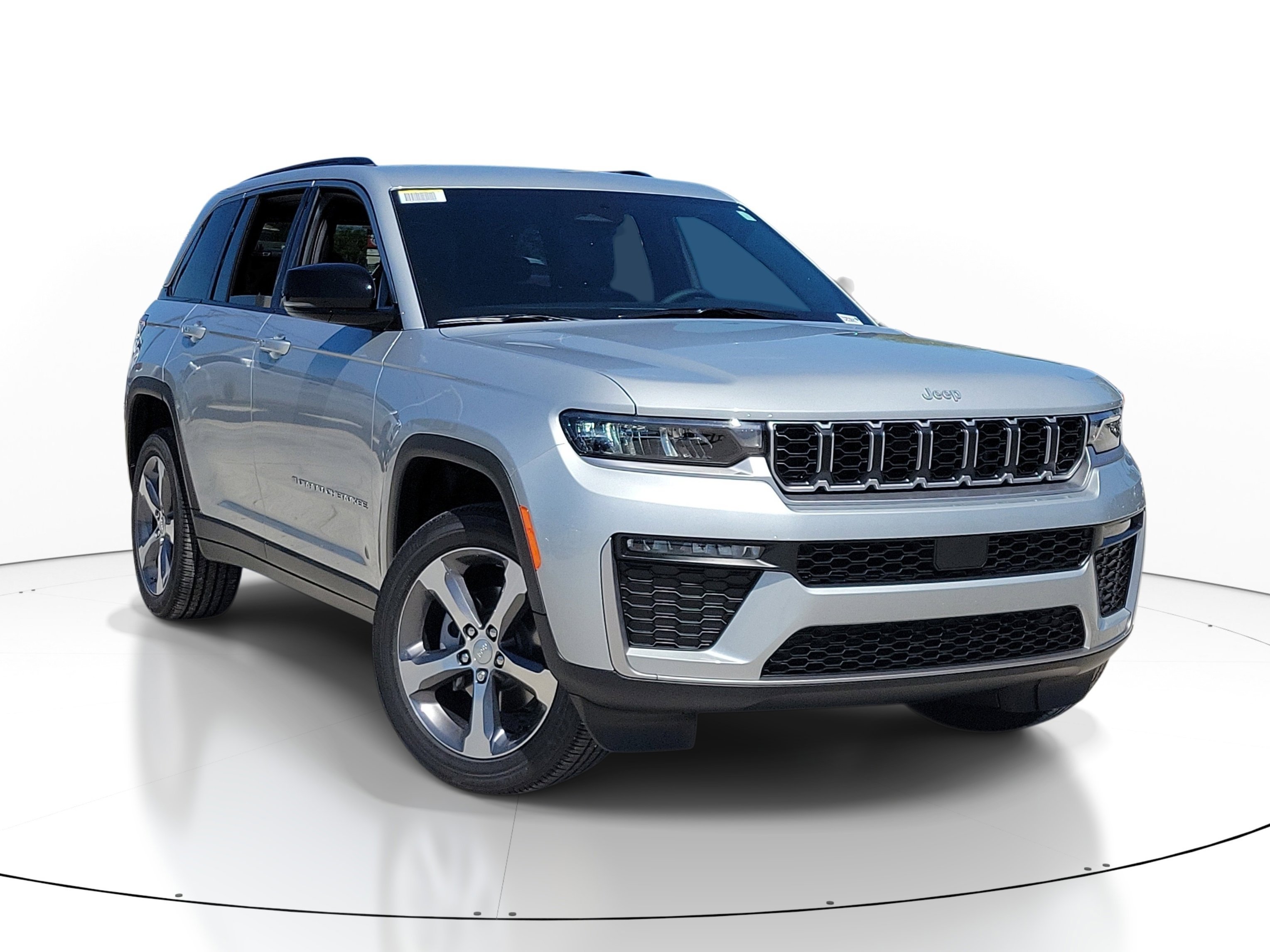 New 2026 Silver Zynith Exterior Paint Jeep Limited image 1
