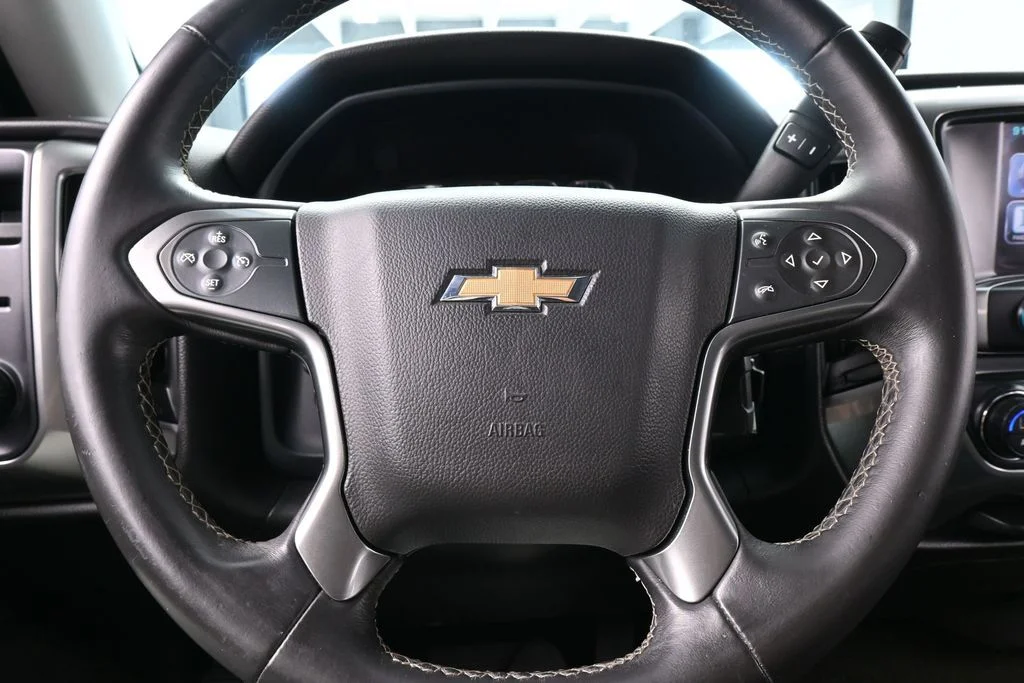 Used 2016 Deep Ocean Blue Metallic Chevrolet LT image 20