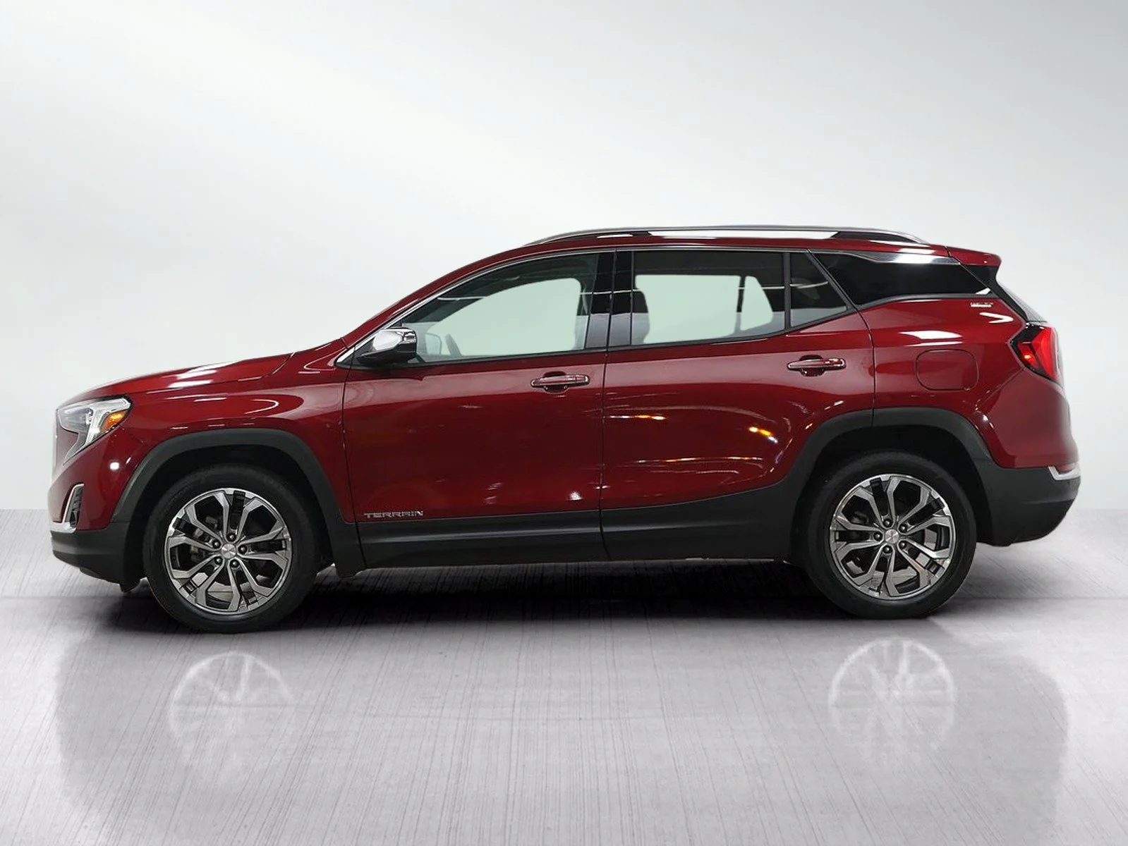 Used 2019 RED QUARTZ TINTCOAT GMC SLT image 2