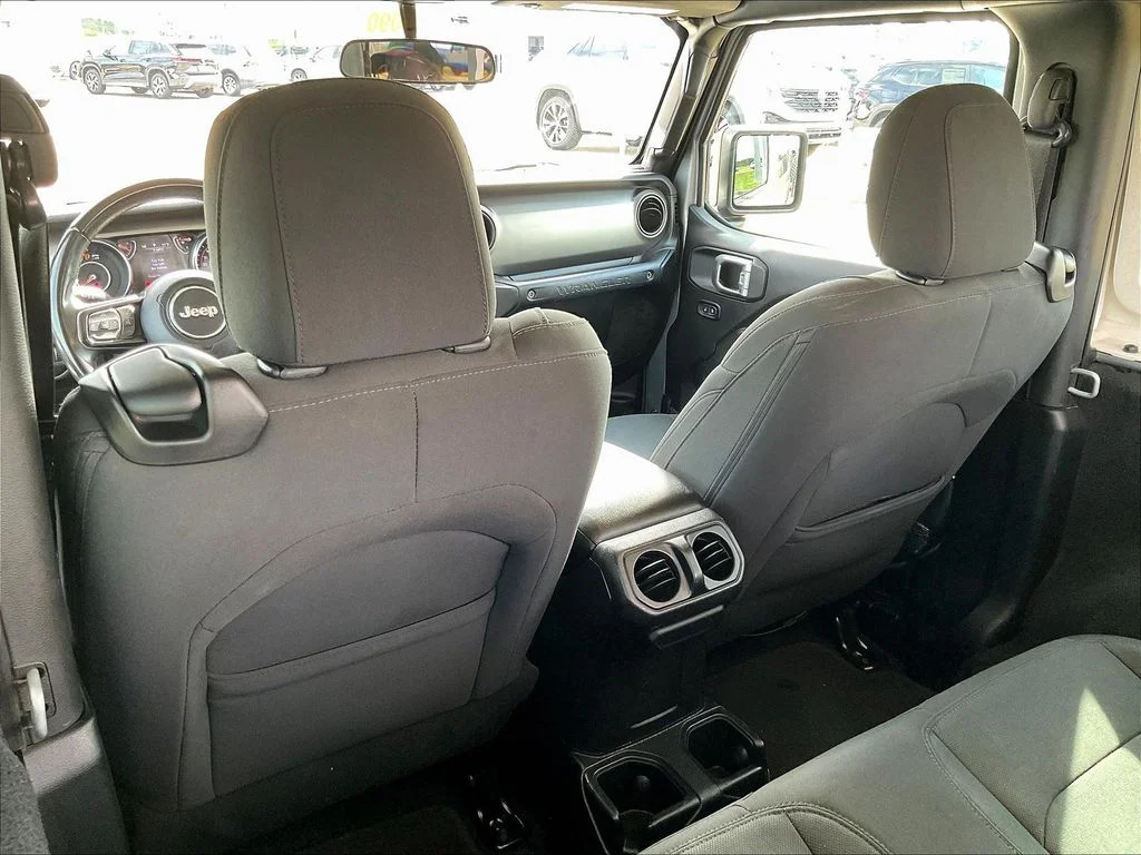 Used 2019 Silver Jeep Sport S image 24
