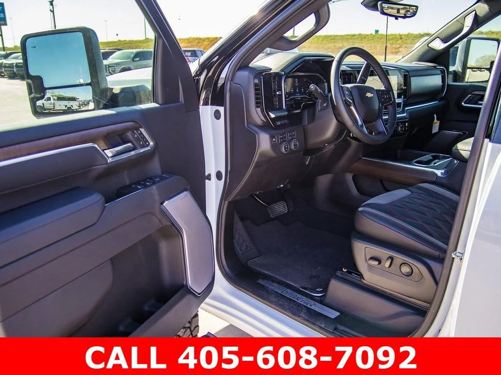 2025 Chevrolet Silverado 3500 HD High Country - Photo 36