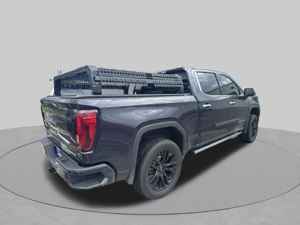 Used 2022 Silver GMC Denali image 5