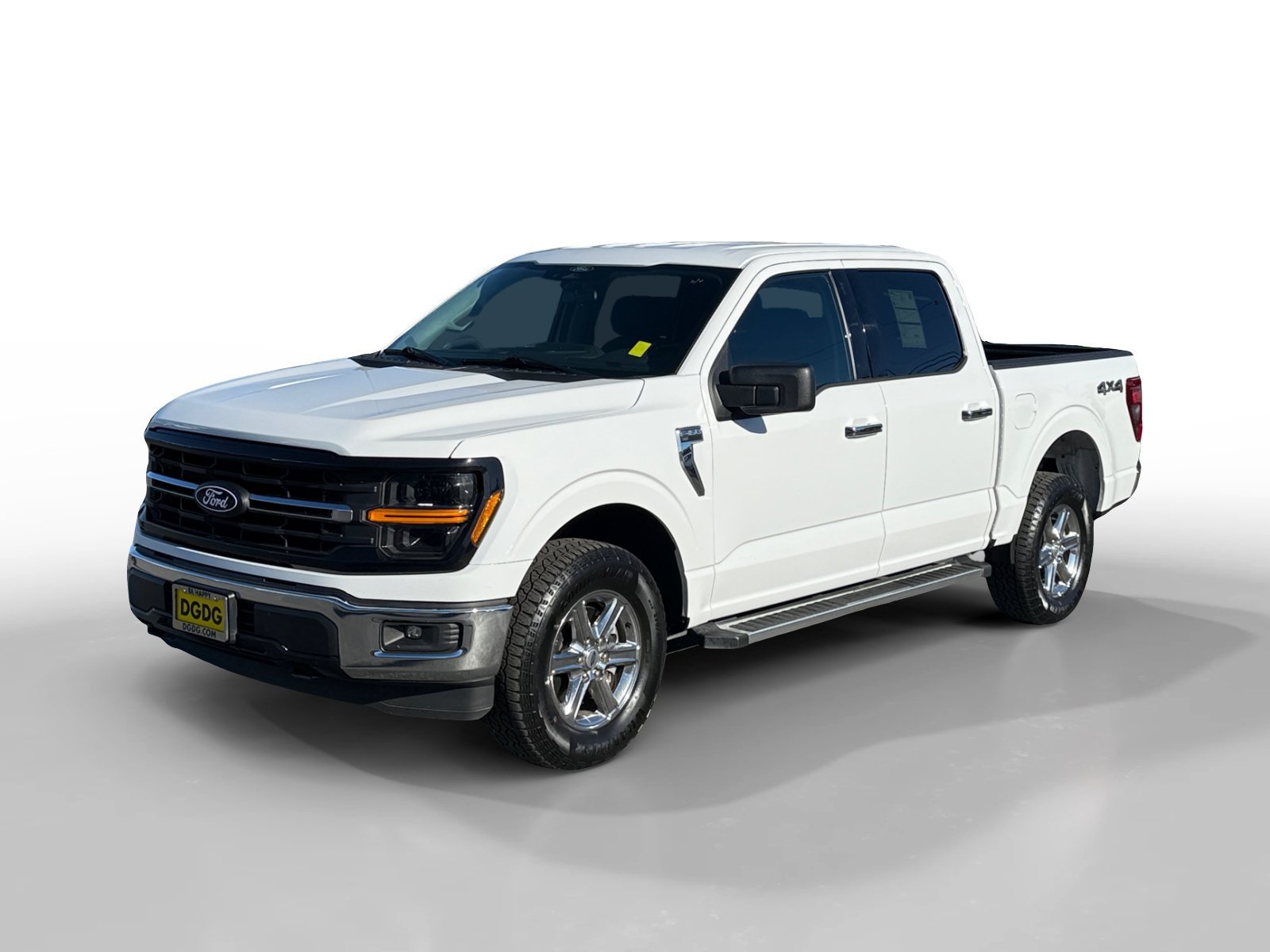 Certified Used 2025 Oxford White Ford XLT image 1