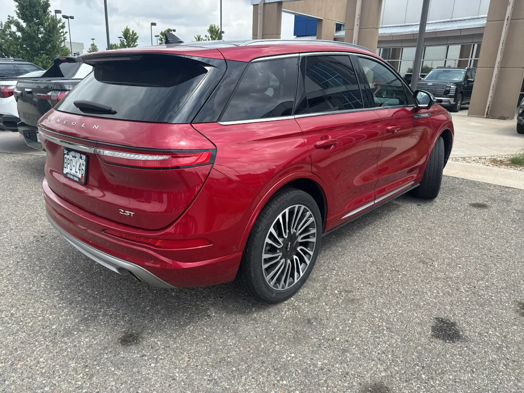 Used 2020 Red Carpet Lincoln Reserve image 5