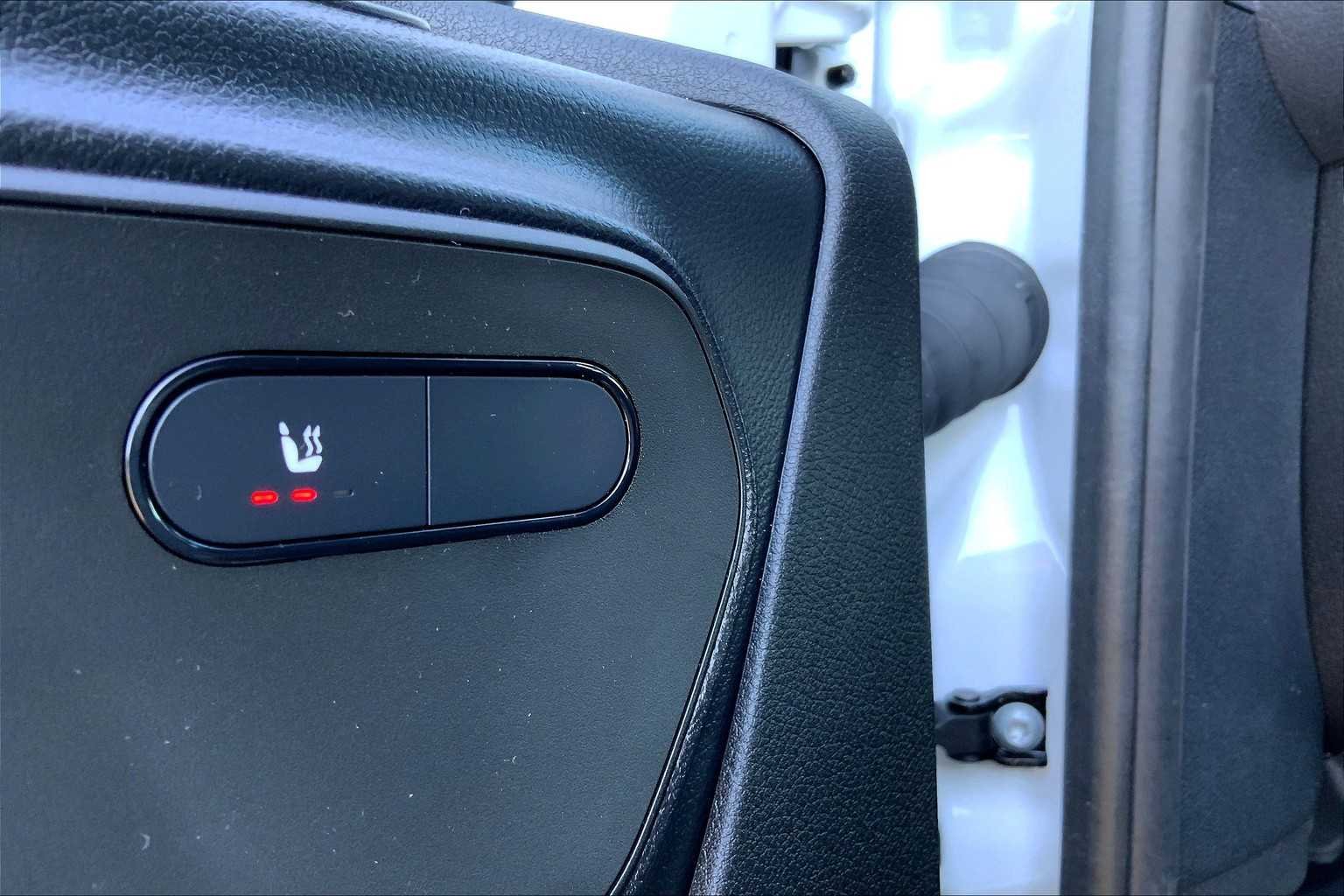 Used 2025 Arctic White Mercedes-Benz  image 11