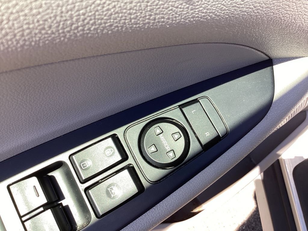 Used 2020 Silver Hyundai SEL image 36