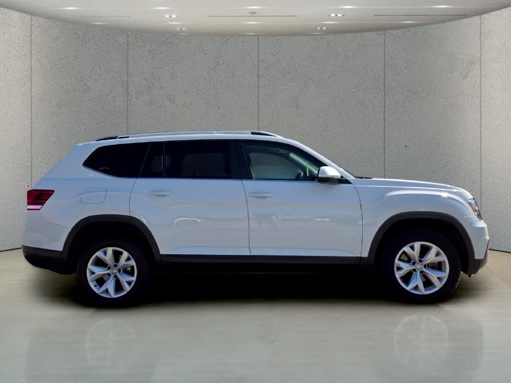 Used 2019  Volkswagen 2.0T SE image 5
