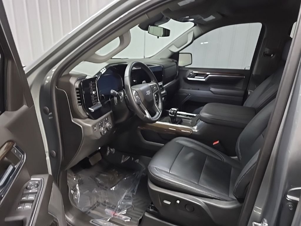 Used 2023 Gray Chevrolet RST image 28