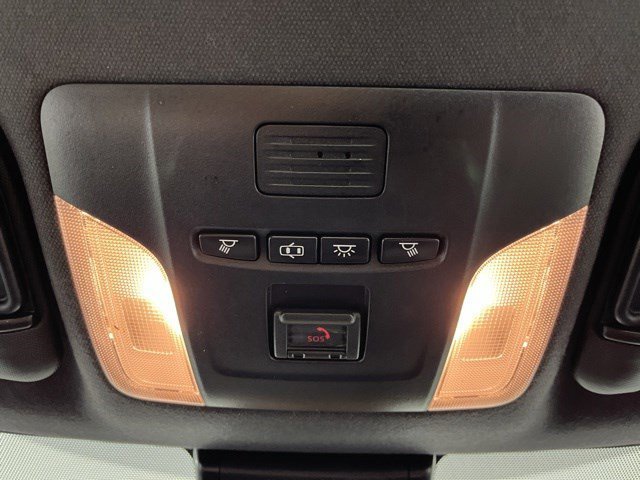 Certified Used 2022 Pearl Toyota SE image 26