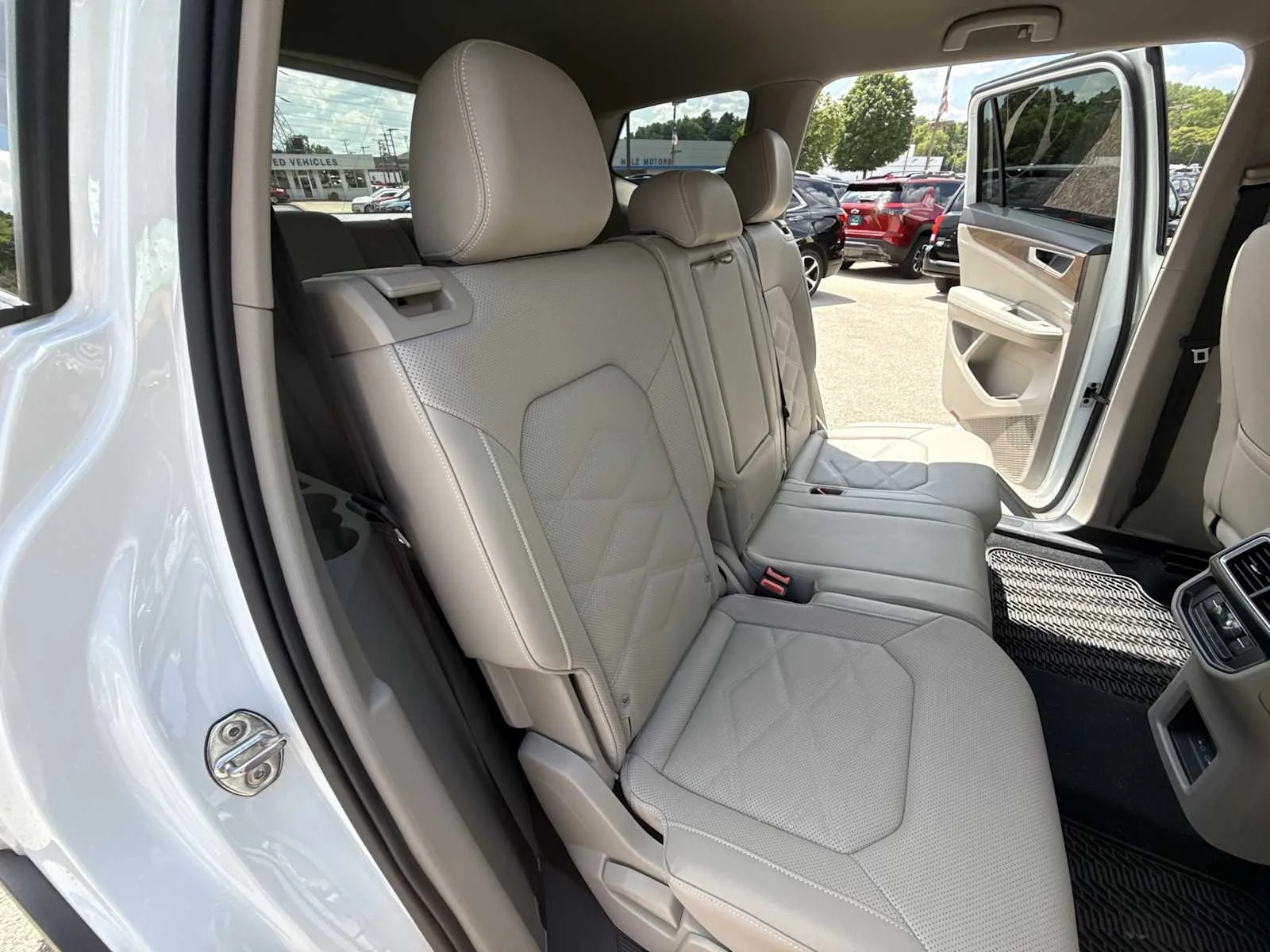 2025 Volkswagen Atlas SE - Photo 25