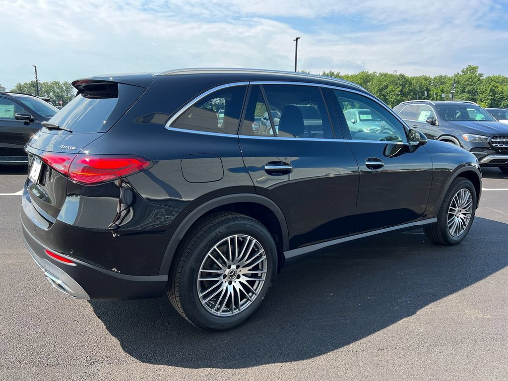 New 2026 Obsidian Black Metallic Mercedes-Benz GLC 300 image 43