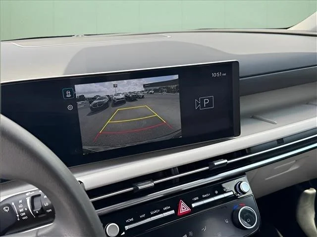 Used 2025 Green Hyundai SEL image 29