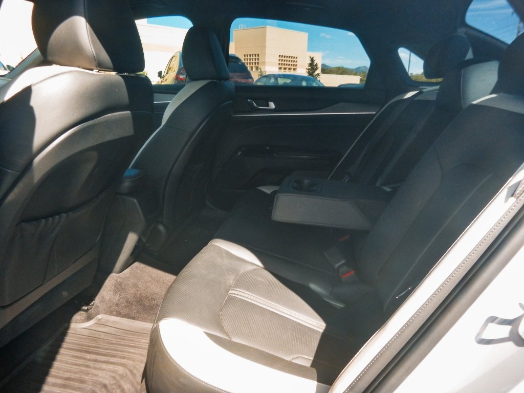 Used 2025 Wolf Gray Kia GT-Line image 23