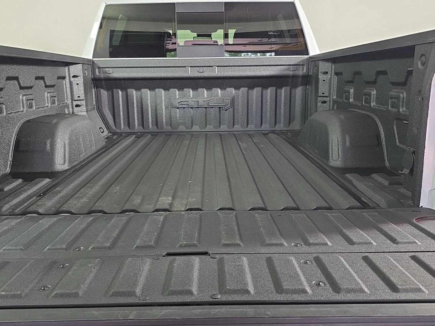 Used 2024 Summit White GMC AT4 image 3
