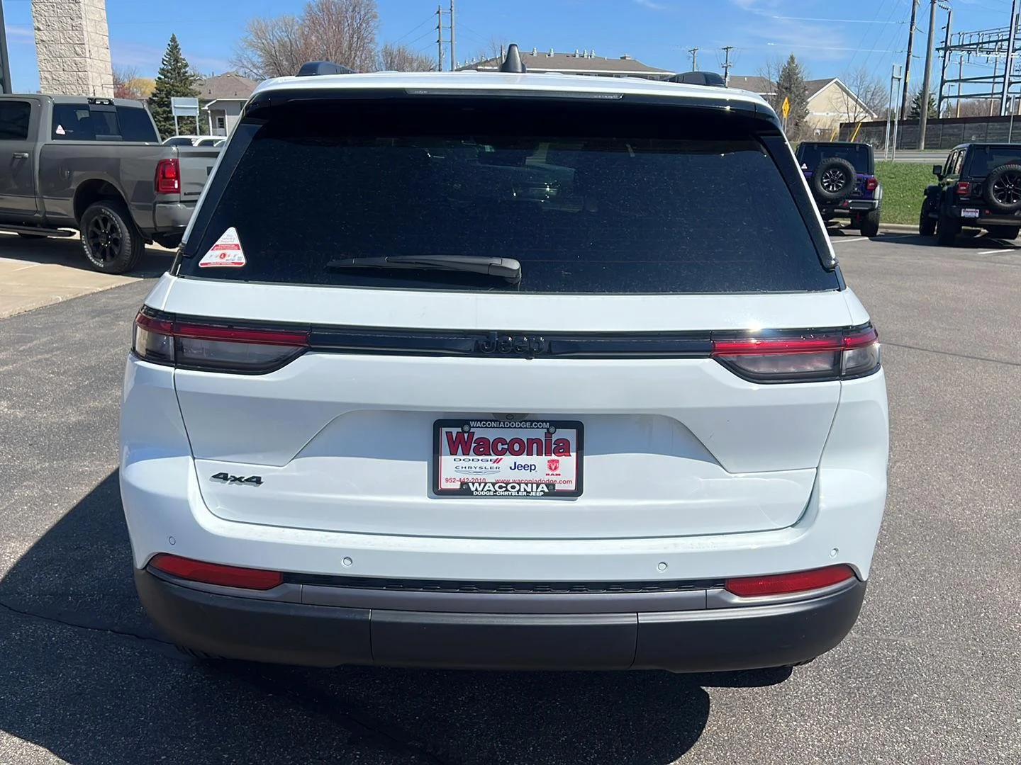New 2026 Bright White Clearcoat Jeep Laredo Altitude image 6