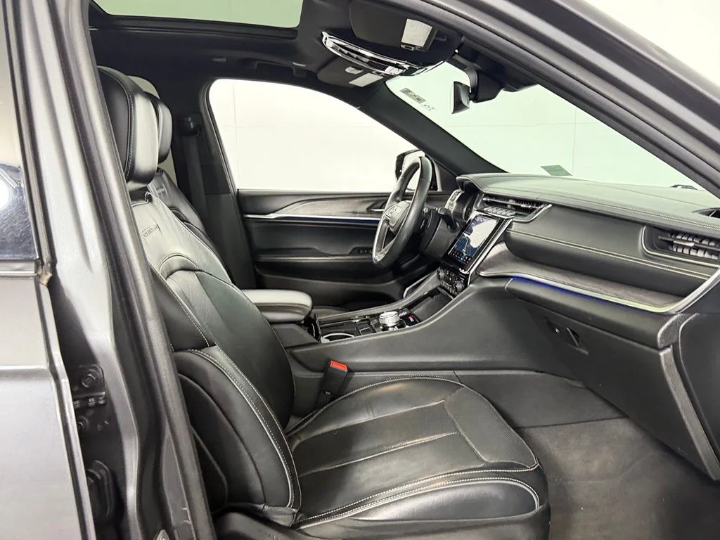 Used 2022 Gray Jeep Overland image 32