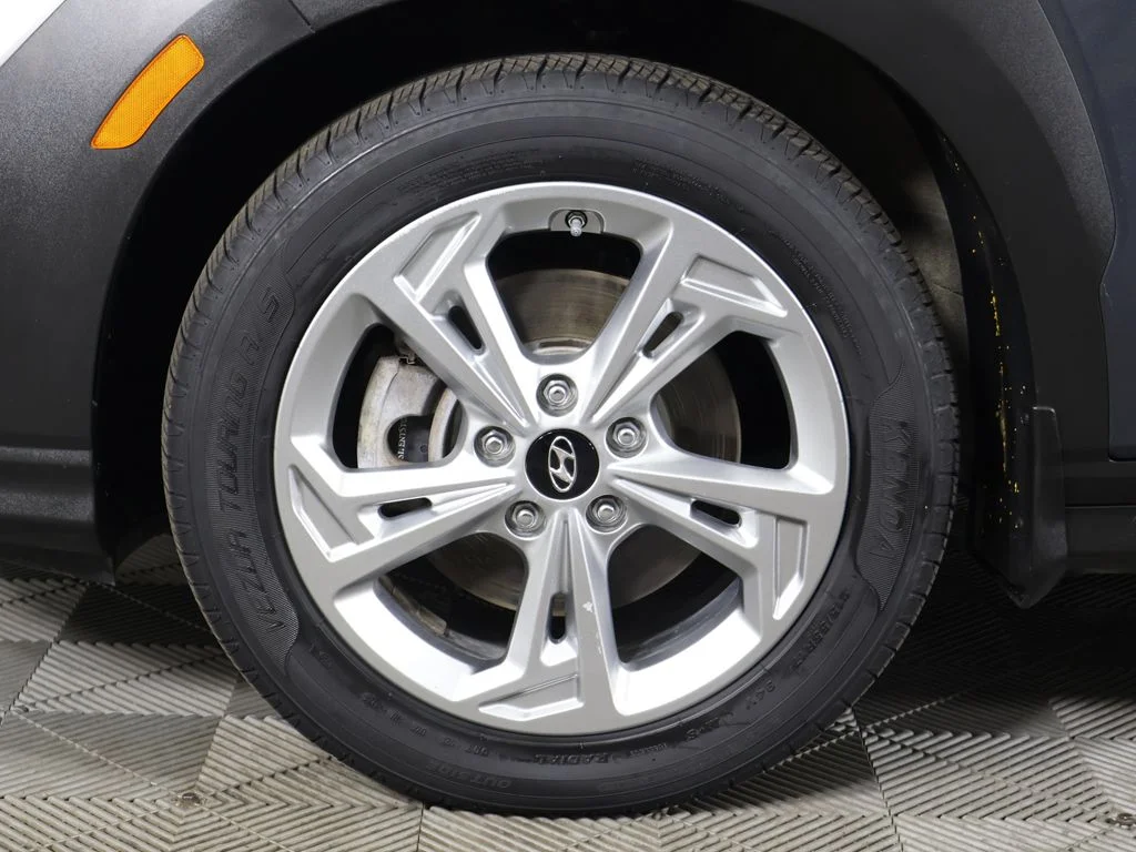 Used 2022 Gray Hyundai SEL image 23