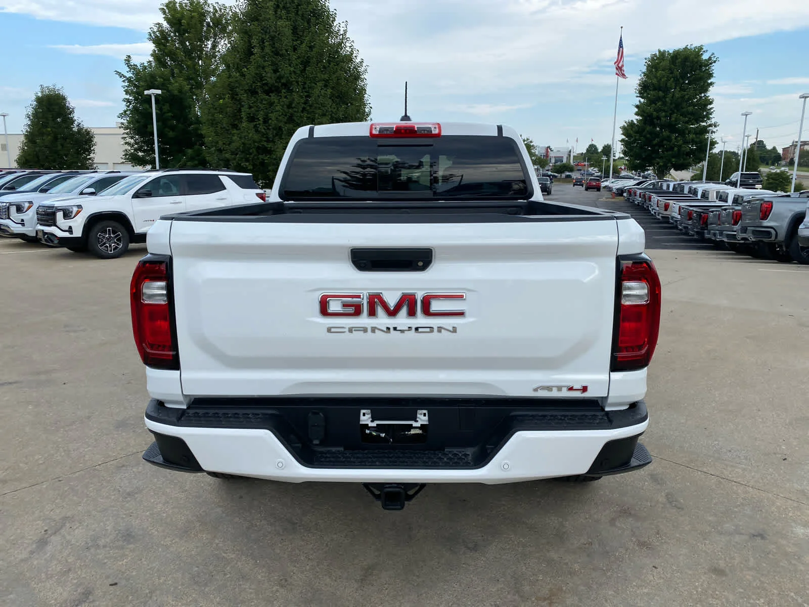 New 2026 Summit White GMC AT4 image 4