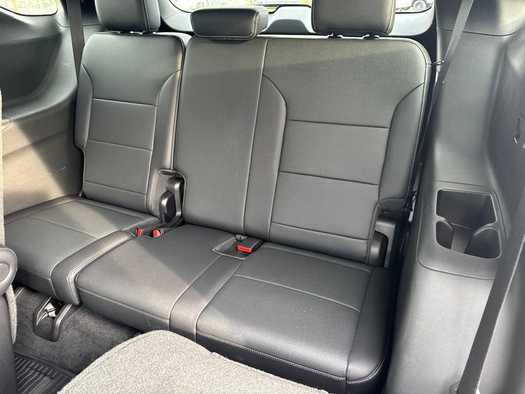 Used 2025 Sterling Gray Metallic Chevrolet LT image 7