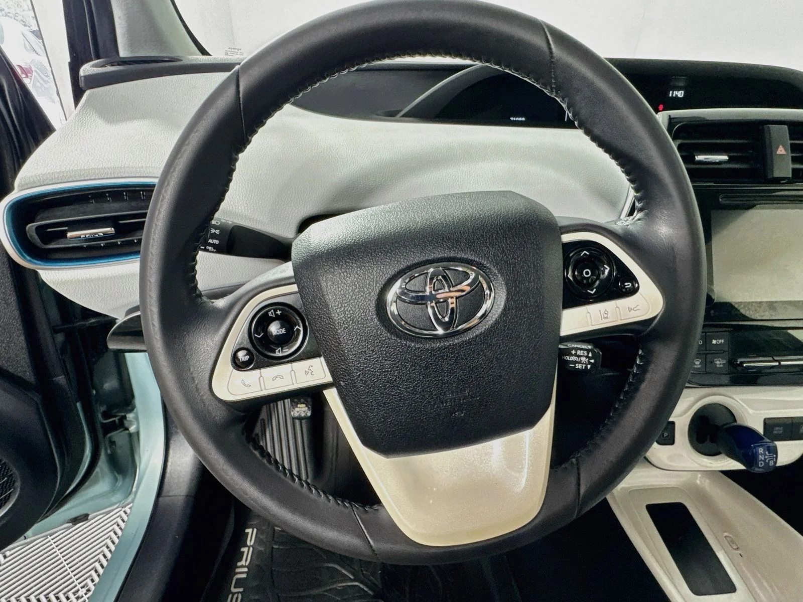 Used 2017 Beige Toyota Three image 9