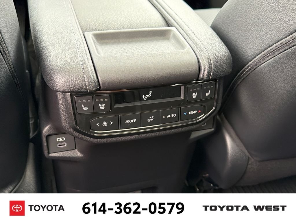 New 2026 Wind Chill Pearl Toyota Platinum image 13