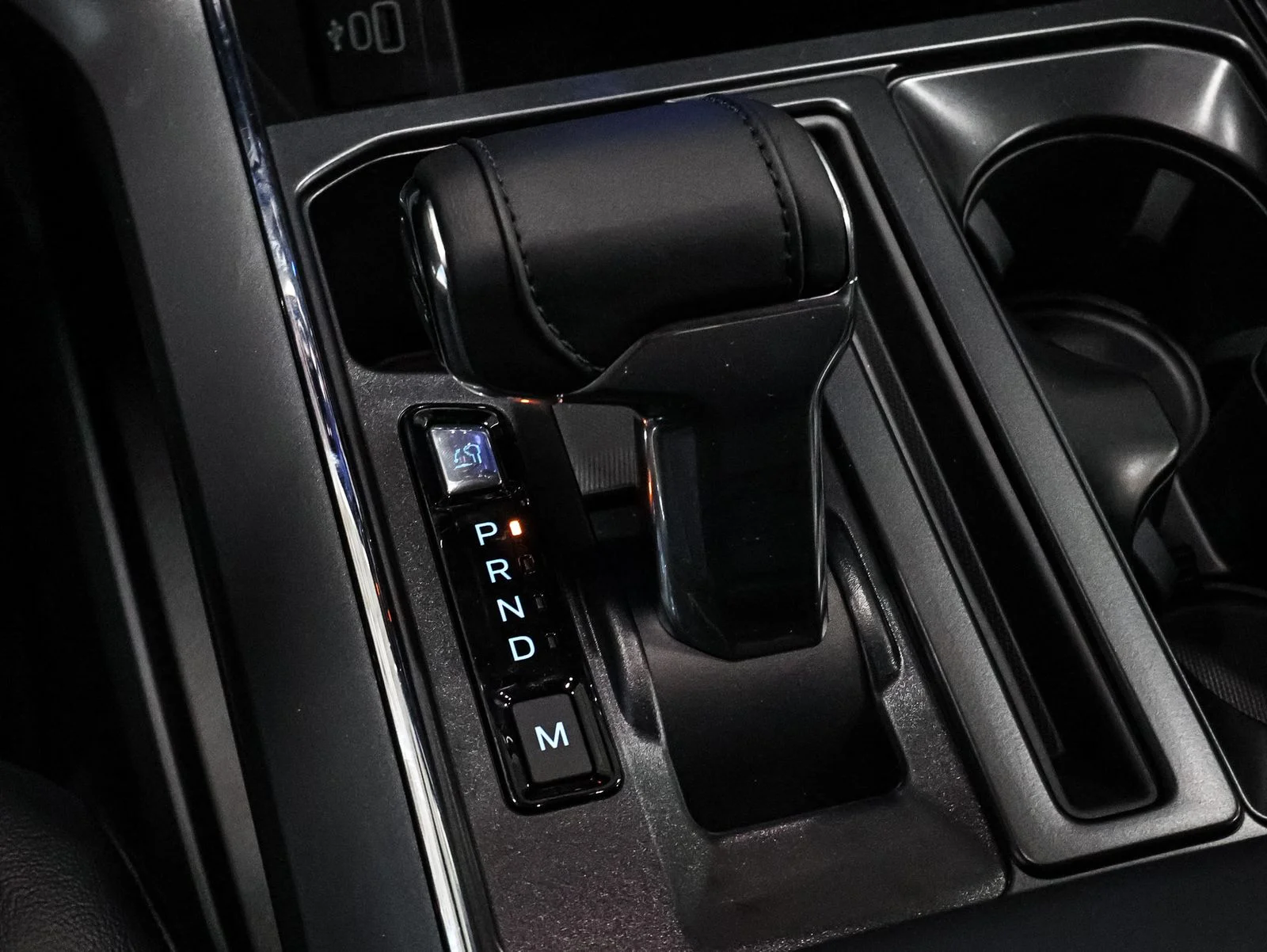 New 2026 Star White Metallic Tri-Coat Ford Lariat® image 28