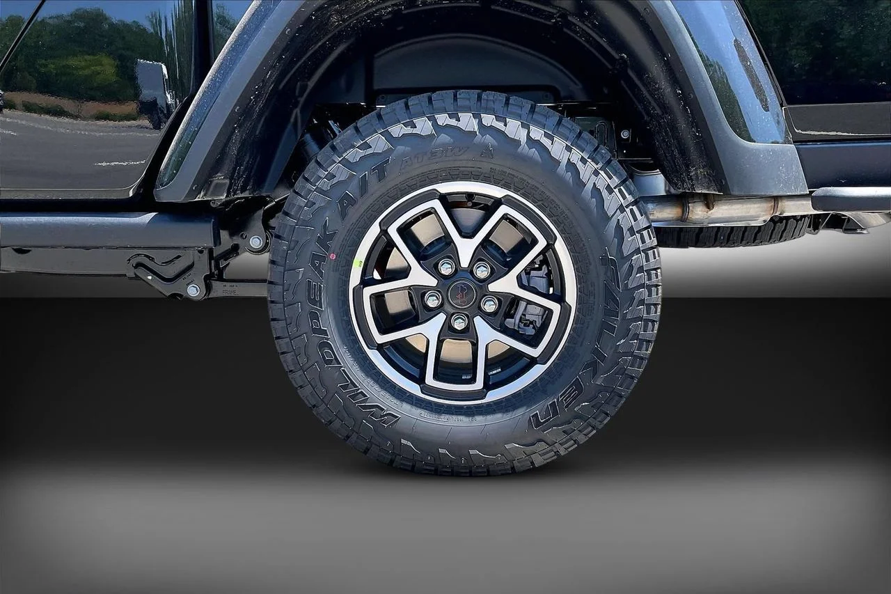 New 2026 Black Clear-Coat Exterior Paint Jeep Rubicon X image 33