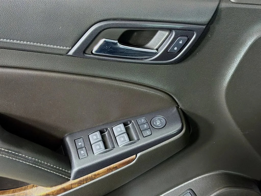 Used 2018 SATIN STEEL METALLIC Chevrolet LT image 18